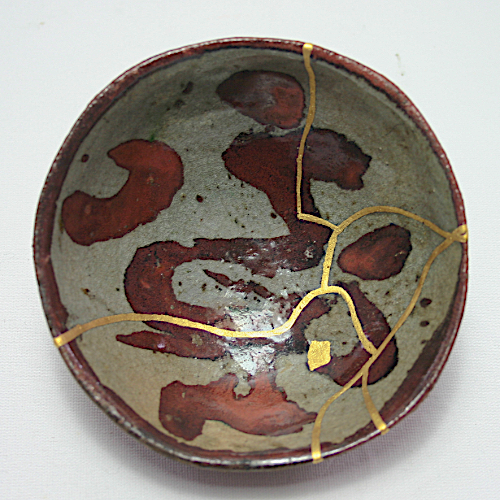 Schale Eisenrot, Kintsugi